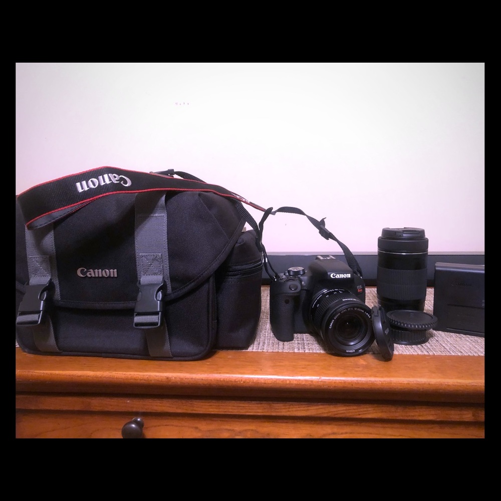 Canon sos rebel t7i camera, bag & all items in pic